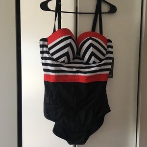 NWT Torrid bathing suit
